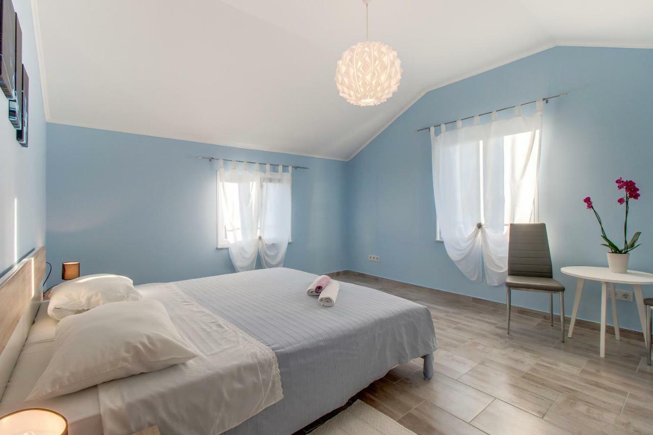 Apartman Leon & Rent A Quad Mali Lošinj Buitenkant foto